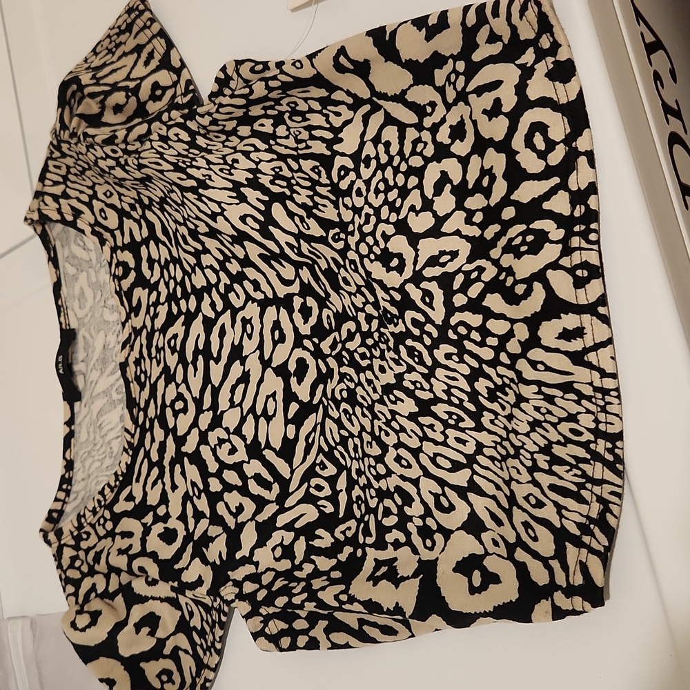 Crop Top with cut out back